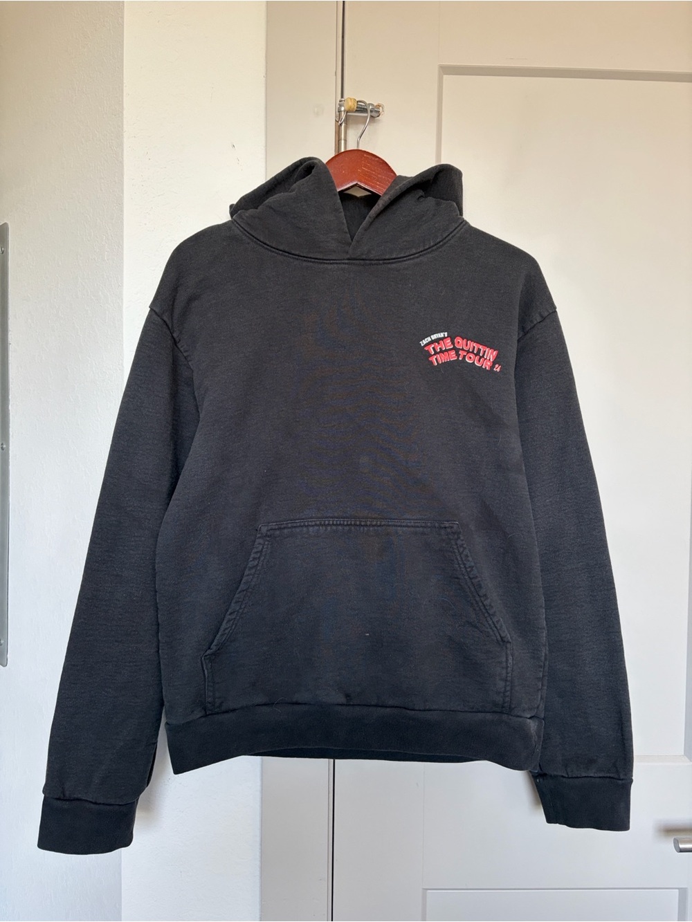 ZACH BRYAN THE QUITTING TIME TOUR WASHED HOODIE BLACK WOMEN’S SMALL
